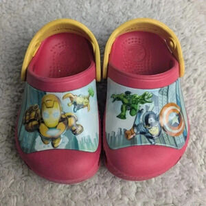CROCS Marvel super hero  squad for baby size 4-5 us in good used condition